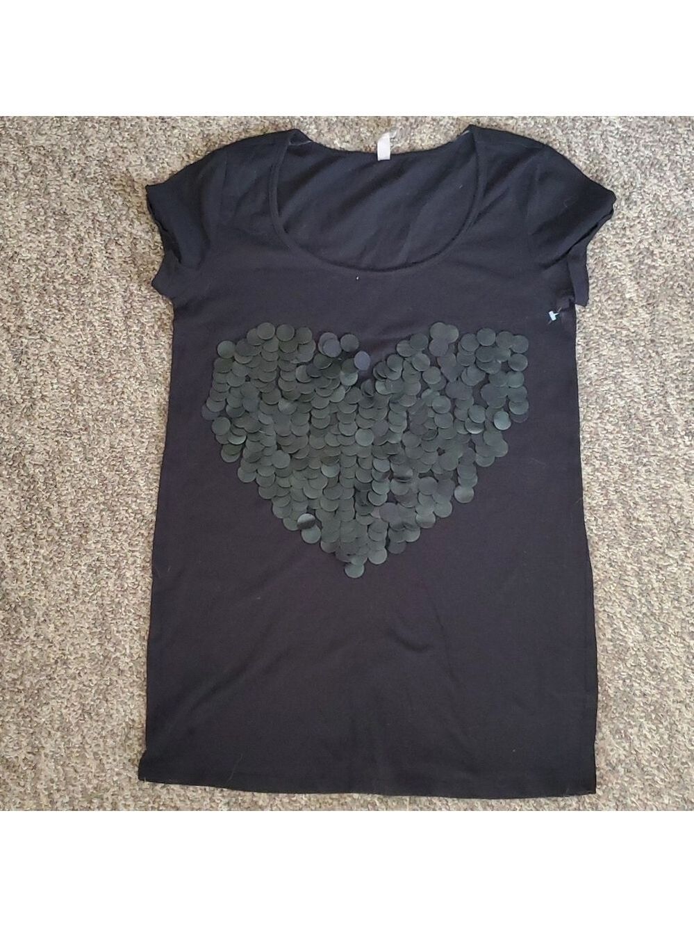 💥HOST PICK💥Ladies flip tshirt size small $5 when 2 or more items are purchased